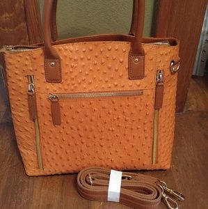 Leather purse with conceal carry pocket